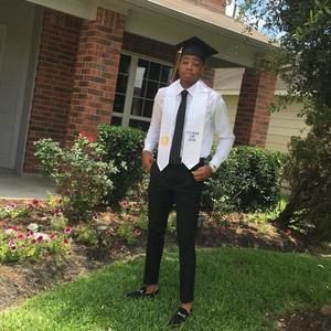 Meet your Posher, Tavaris